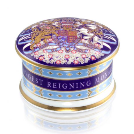 Buy Buckingham Palace Longest Reigning Monarch Commemorative Pillbox ...