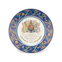 Dessert plate with gift box.