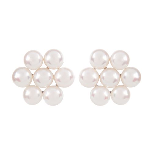 pearl earrings forming a flower design