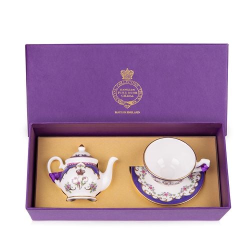 Queen Victoria Miniature Set