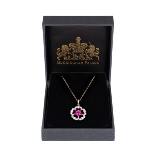 Floral necklace with a pink central detail on a silver chain