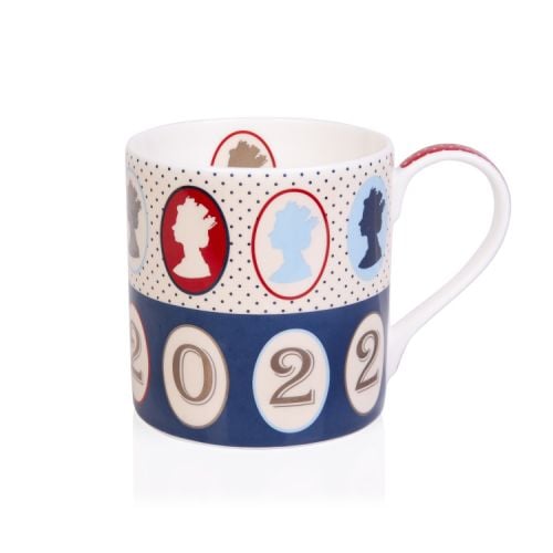 Coffee mug printed with 2022 and the Machin design of The Queen's silhouette