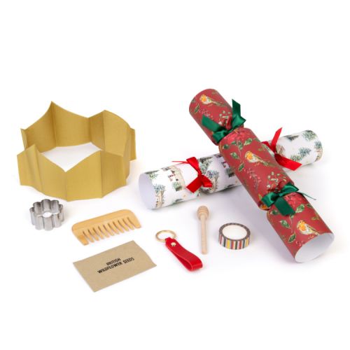 A Royal Christmas box of 6 crackers. Illustrated box, printed crackers.