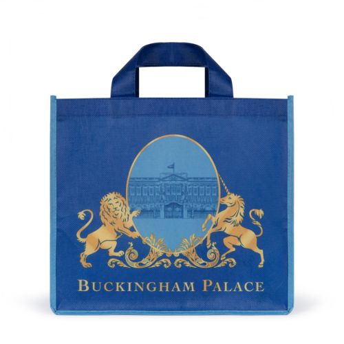 Blue bag featuring the facade and the words Buckingham Palace