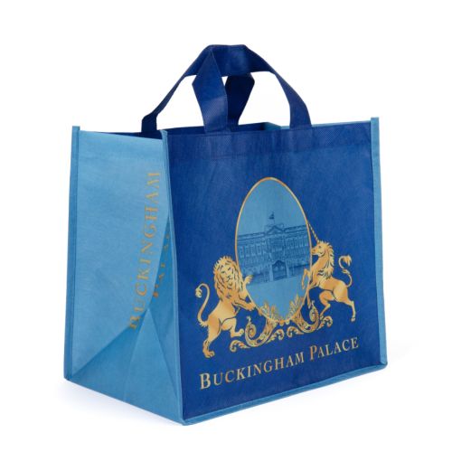 Blue bag featuring the facade and the words Buckingham Palace