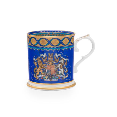 Tankard featuring the Royal coat of arms on a blue background, white handle and gold accents.