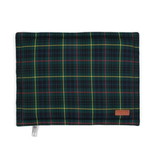 Pet mat in a green tartan fabric and a small rectangle detailing in the right bottom corner which reads BUCKINGHAM PALACE.