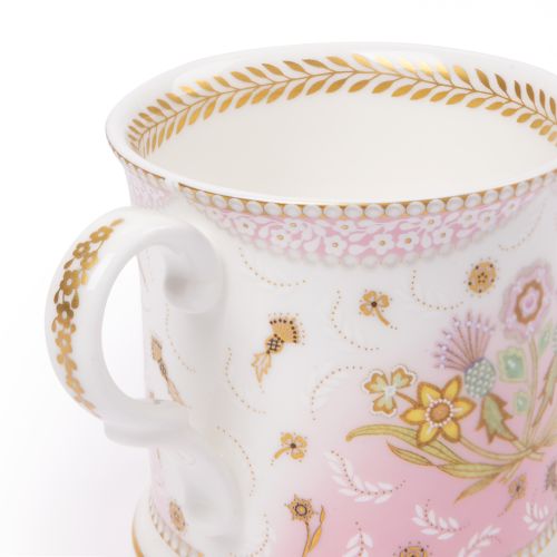 Queen Elizabeth II Centenary commemorative tankard with golden central cypher and sunbeam pattern. 