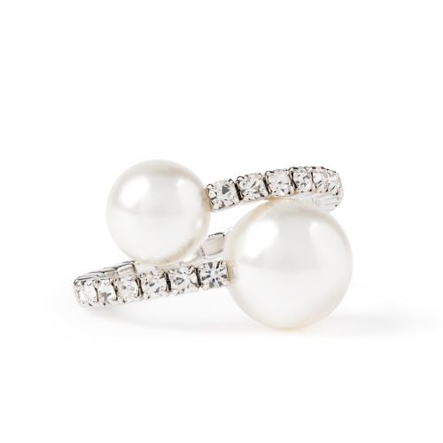 Crystal coil ring with two large pearls. 