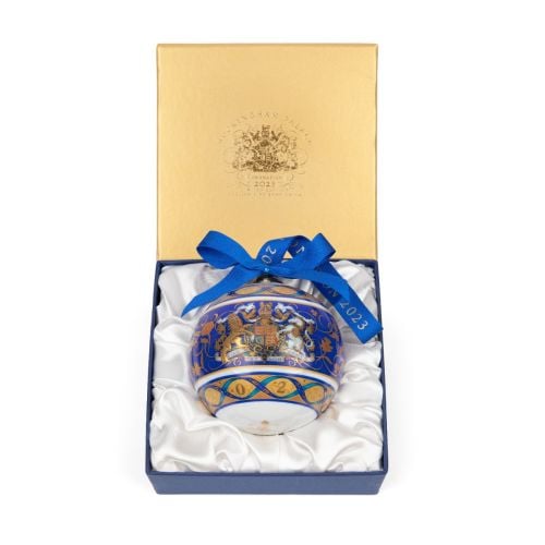 Bauble in gold presentation box