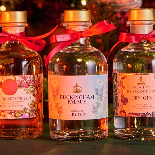 Buckingham Palace small batch dry gin with botanicals found in the palace gardens.