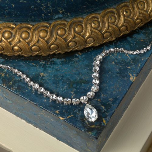 Coronation  crystal necklace inspired on Her Majesty Queen Elizabeth II original coronation necklace. 