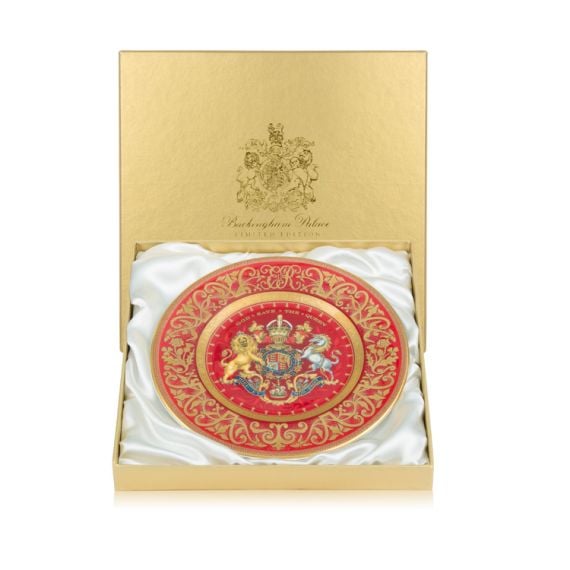 Gold presentation box with scarlet red Limited Edition Side Plate. Features royal coat of arms at centre as well as "God Save The king" above and intricate gilded border on edge of plate. Gold presentation box with scarlet red Limited Edition Side Plate. Features royal coat of arms at centre as well as "God Save The king" above and intricate gilded border on edge of plate.