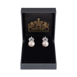 pearl earrings with crystal crown surmounted on the pearl